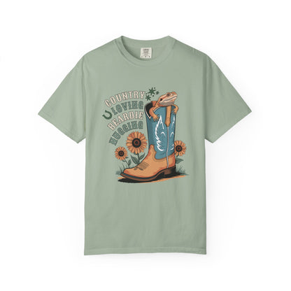 Country Loving Beardie Hugging T-shirt